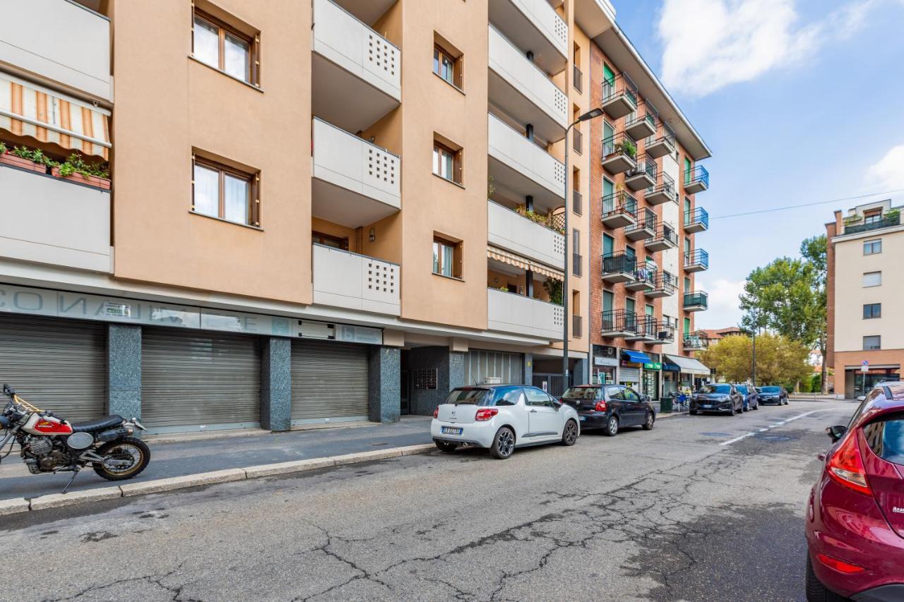 Cozy Studio W/Parking 5 Min Walk From The Bus Stop Milão Exterior foto
